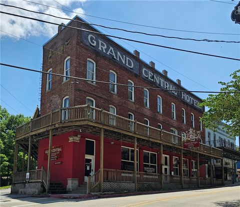 Photo of 37 Main Street, Eureka Springs, AR 72632 (MLS # 1346788)