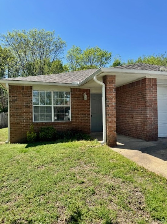 Great 2 bedroom duplex with two full baths! Kitchen comes with refrigerator, oven/range, dishwasher. Fully fenced backyard! Tenants responsible for washer, dryer, electric, gas, water/trash, cable/internet, and lawn care. Apply online at www.nwarealtypm.com. We process applications as we receive and once an application is approved, we reach out for deposit. Deposit secures the unit not the application. Please be aware of scams. Our application process is to be paid online through a secure portal, and we do not accept cash, CashApp, Venmo, and/or PayPal. Pictures of like unit - finishes/flooring may vary.