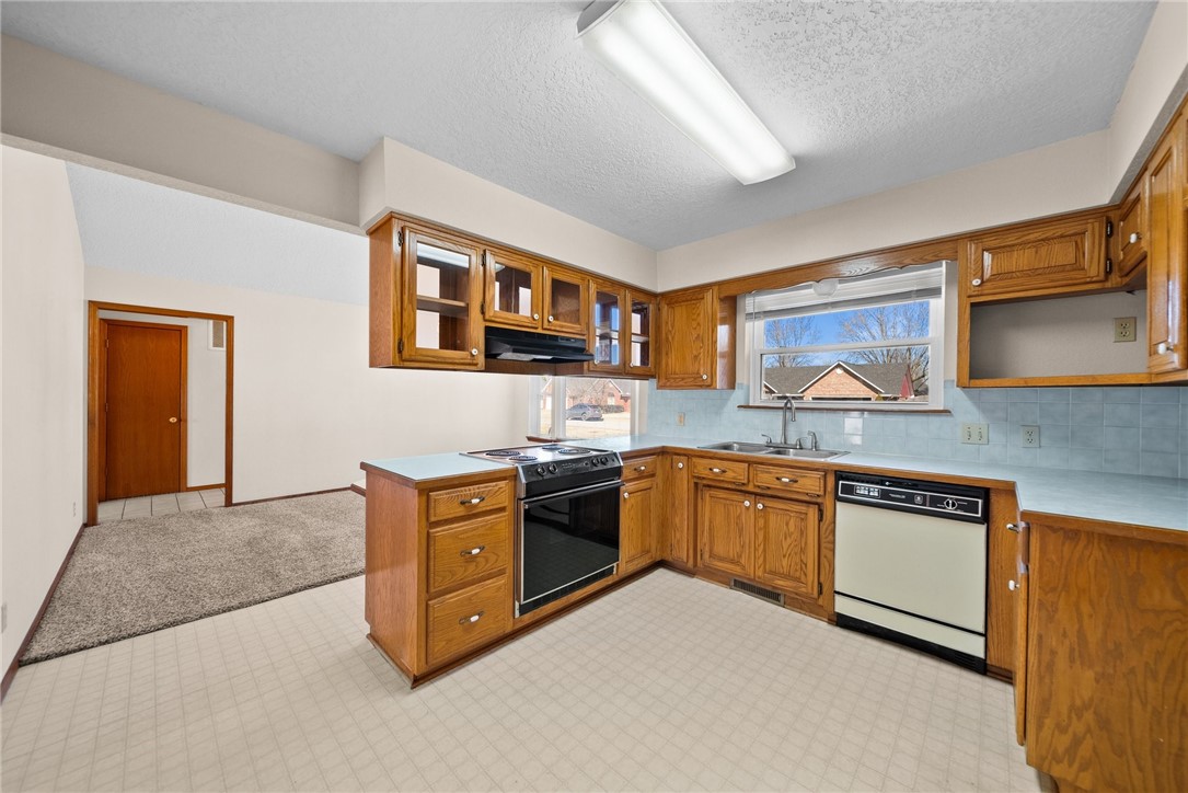 The Oaks Addition, Phase I, Springdale, - Residential