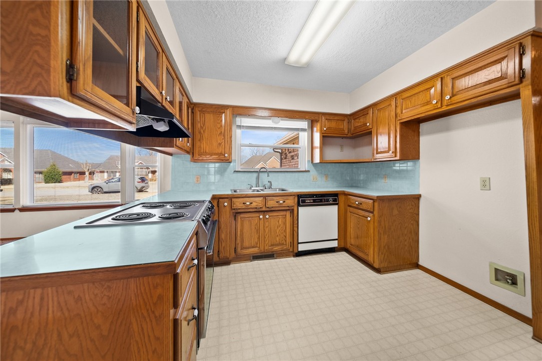 The Oaks Addition, Phase I, Springdale, - Residential