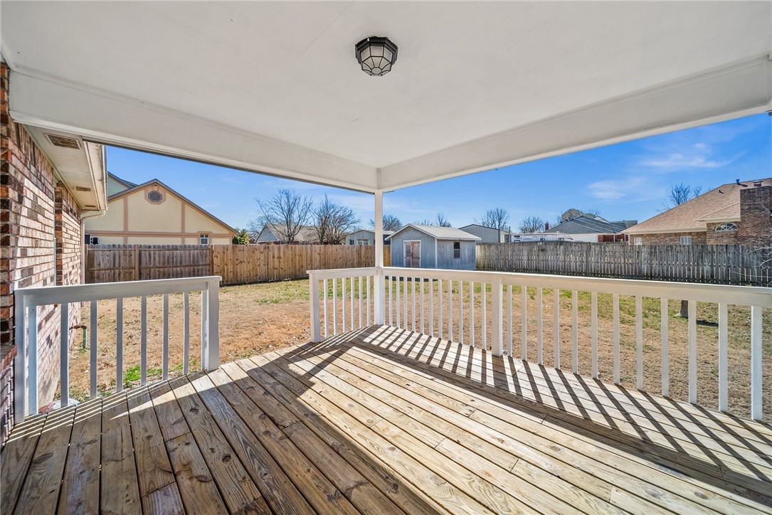 The Oaks Addition, Phase I, Springdale, - Residential