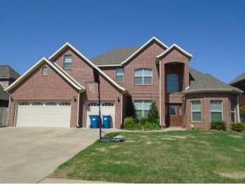 Beautiful home available for rent in excellent SW Bentonville location. Over 2800 sq ft with 3 full baths and all the amenities you could ask for! Split floor plan, wood floors in Living Area, granite countertops, 6 ft privacy fenced yard, 3 car garage, Bonus Media Room and bedroom with full bath upstairs to name a few. Walking distance to Willowbrook Elementary and Bright Field Middle School. This one wont be available for long.