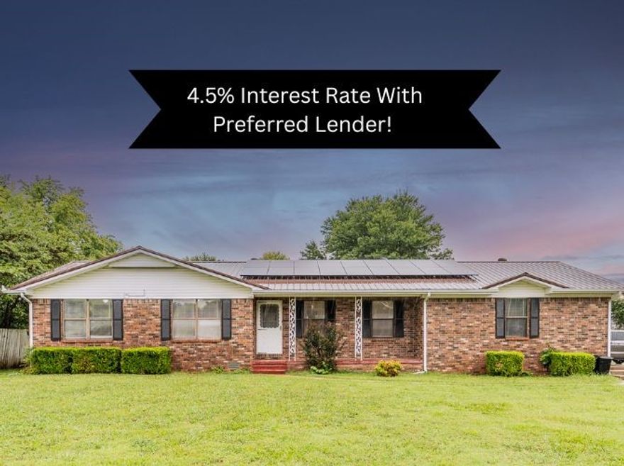 This home puts you just a hop, skip, and a jump from the heart of NWA ā and within walking distance of the Madison County Library, College Street Park & Splash Pad, and the Madison County Senior Center. 3 bed, 2 bath, and a bonus suite that includes its own bath and kitchen. Use the bonus space for a fourth bedroom, game room, for a place for family to stay, or even a rental apartment. This property is a great option for multi-generational living! That bonus space could even be the mancave youāve been craving. A place where your friends never have to go in the main part of the house and still have access to your own personal kitchen. It has a fenced in backyard, corner lot, and a storage shed that conveys too! The home features paid off solar panels and a metal roof! Donāt miss the 3D Matterport tour to experience all this home has to offer! Peep our preferred lender credit too. Huntsville offers a short drive to Fayetteville and Springdale, and at a price you can actually afford.