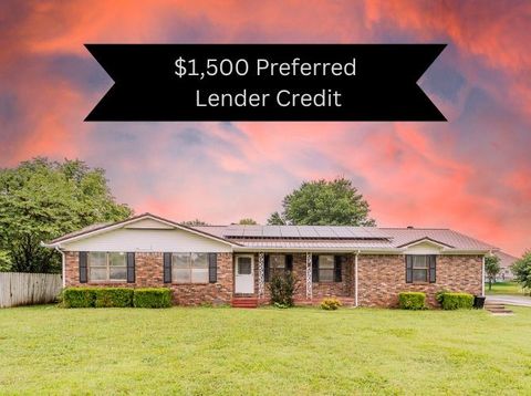 113 Cedar Heights Huntsville AR 72740