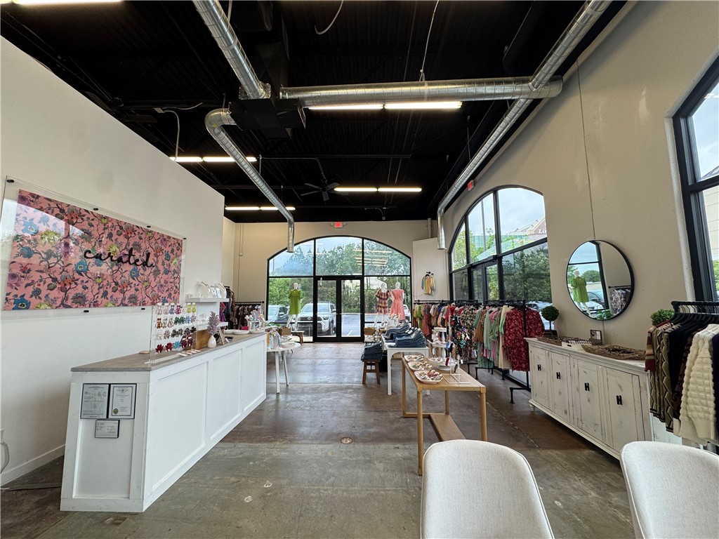 Bellafont Ph 2a - Commercial Lease