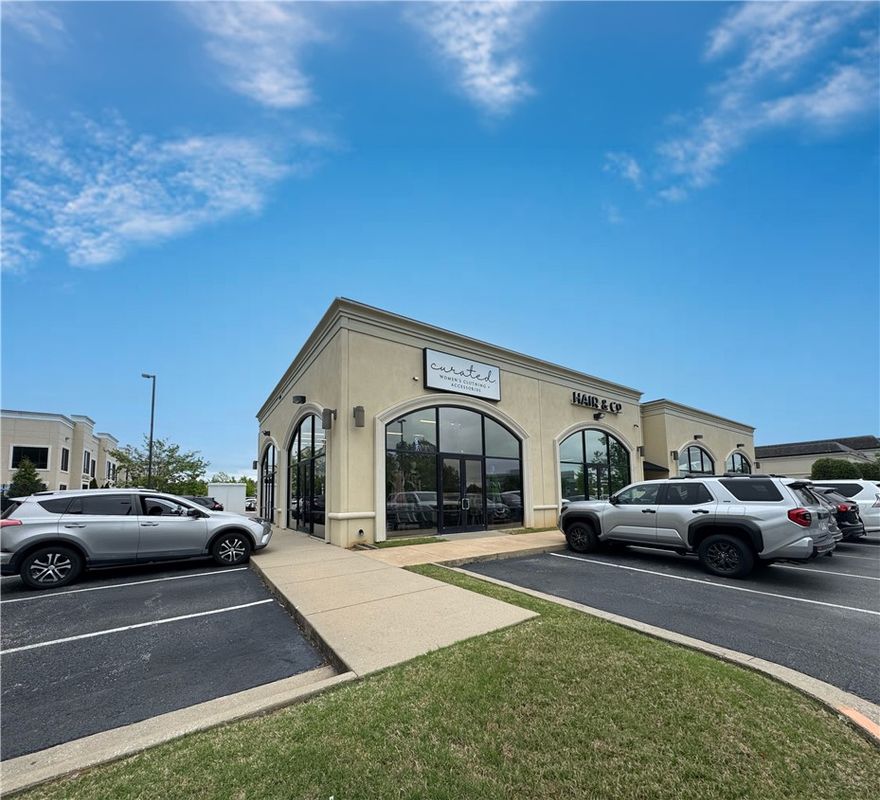 Centrally located in Bellafont Office and Retail Park. Easy access to major traffic thoroughfares. Ample parking. Convenient access to I-49, NWA Mall, and major retailers. Co-tenants include Firehouse Subs, Mellow Mushroom, Black Sheep Salon, and Nail C.E.O