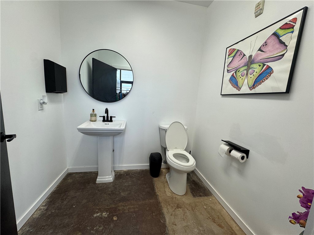 Bellafont Ph 2a - Commercial Lease
