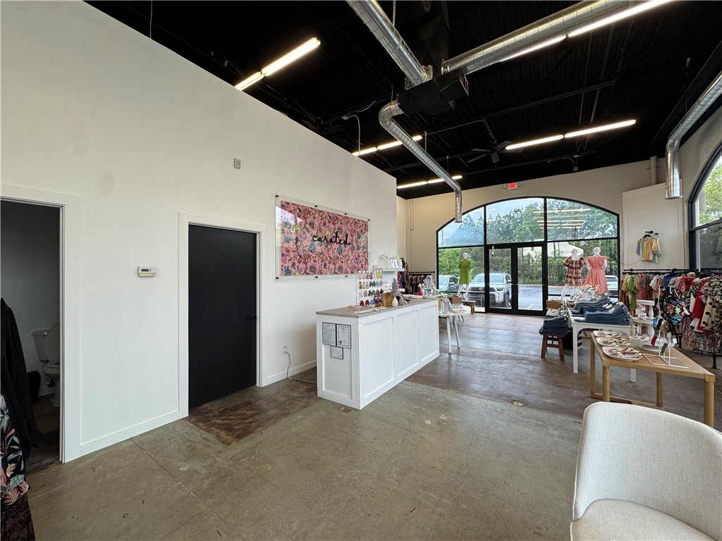 Bellafont Ph 2a - Commercial Lease