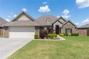 Almost 2,000 sq/ft offering 3 bedrooms, 2 baths in a split arrangement plus a bonus room that could be a 4th bedroom, home office or play room! Open concept with beautiful wood flooring, high ceilings and a large breakfast bar in addition to the generous dining area. Master with large walk in closet, large shower and dual vanity. Privacy fenced backyard with covered porch and fire pit area is just perfect for enjoying year round. Quiet neighborhood just minutes to the heart of Fort Smith or greenwood.