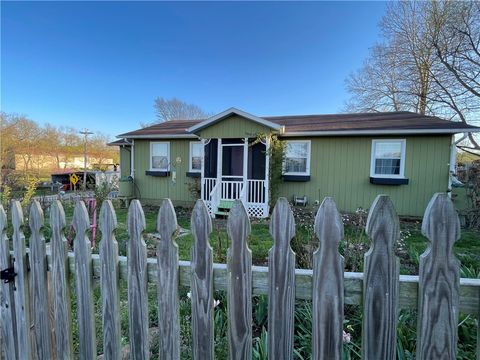 Photo of 400 Harris Street, Huntsville, AR 72740 (MLS # 1339174)