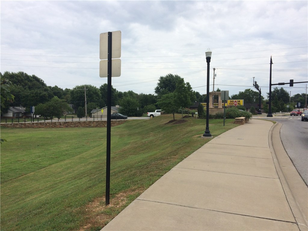 Lincoln & Rice Add Bentonville - Land