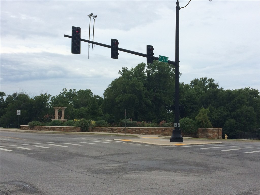 Lincoln & Rice Add Bentonville - Land