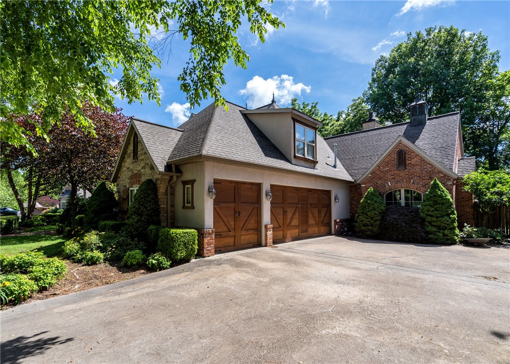 Bordeaux Sub Rogers - Residential