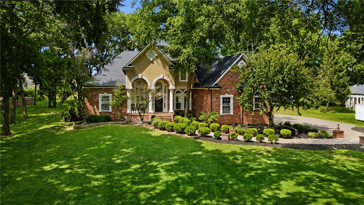1325 Avery Place