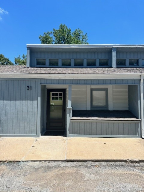 Look no further than this furnished 1258SF 2 bedroom, 2.5BA townhome offers a vaulted living room ceiling, large closets, two nice-sized decks. Come relax with wooded views and close to Lake Windsor.