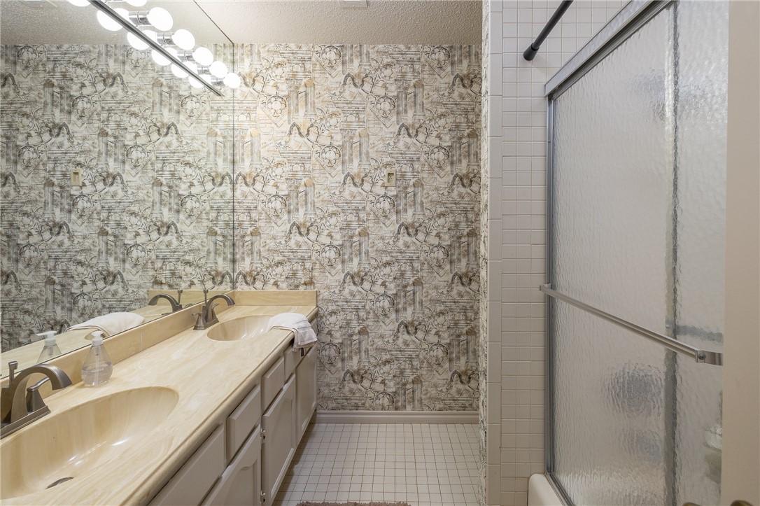 Paradise Valley Condo Ph 1 - Residential