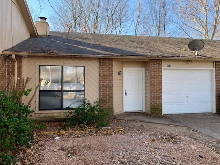 Don't miss out on this cozy 2 bedroom 1 bath four-plex unit conveniently located.  This unit comes with ceramic tile in kitchen and bath, carpet in bedrooms, vaulted ceiling in living room, gas log fireplace and more. This property is located just minutes from Downtown Bentonville, Walmart Home Office, Crystal Bridges Museum of American History and much more! **PICTURES MAY NOT BE OF EXACT UNIT**