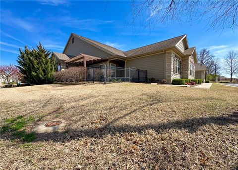 Photo of 1015 Naphtali Boulevard, Bentonville, AR 72713 (MLS # 1339312)