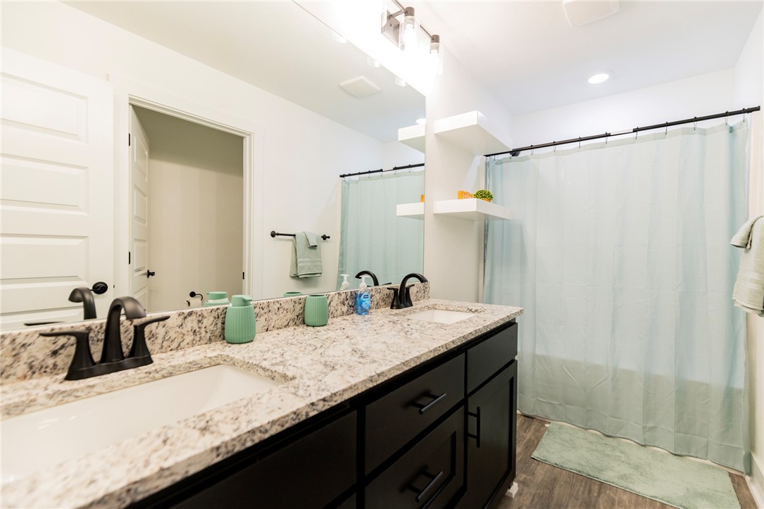 Oak Brook Sub Ph 1 Siloam Spgs - Residential