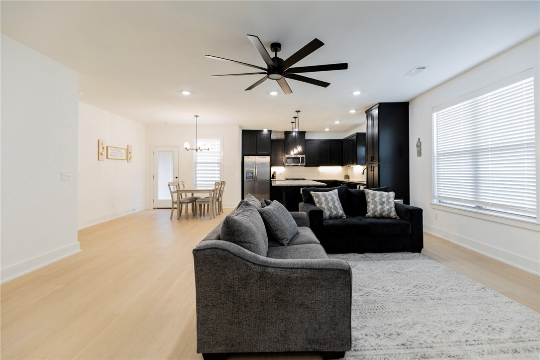 Oak Brook Sub Ph 1 Siloam Spgs - Residential