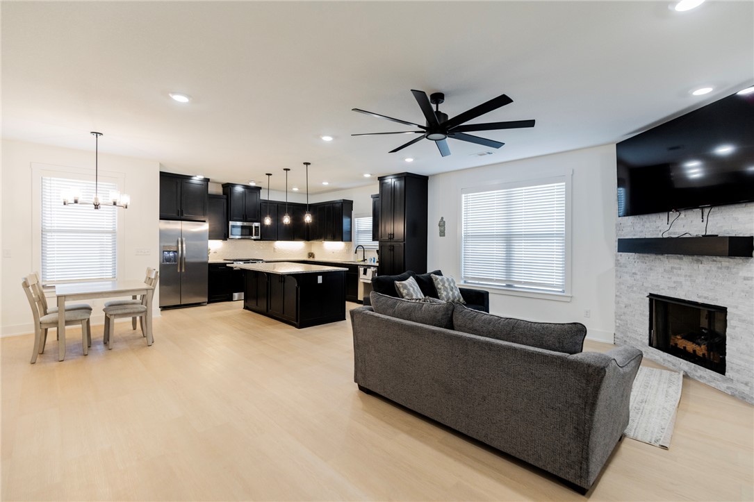 Oak Brook Sub Ph 1 Siloam Spgs - Residential