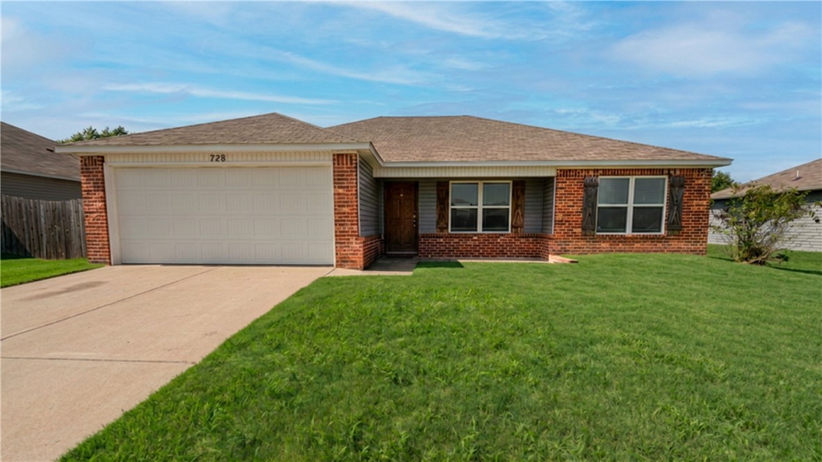 Photo 1 of 16 — 728 NW 67th Avenue, Bentonville, AR 72713