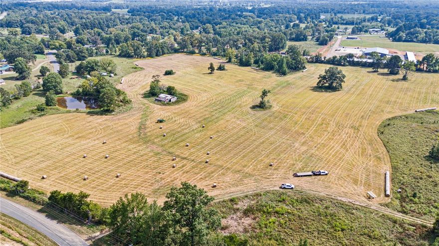 Incredible opportunity just minutes from town! This beautiful property offers a great mix of open hay meadow and wooded acreage, giving you the perfect balance of space and privacy. Whether youāre dreaming of building your forever home, starting a small farm, or creating a weekend retreat, this tract is a blank slate ready for your vision.
Located close to Center Valley Elementary and Center Valley Grocery, the convenience is unmatched while still offering that rural feel. The property also boasts awesome hay production, making it ideal for those wanting a productive farm or extra income potential.
Larger parcels this close to town are becoming harder and harder to find. Donāt miss your chance to own a versatile property with endless potential.
Sellers are also open to dividing into smaller tracts if desired.