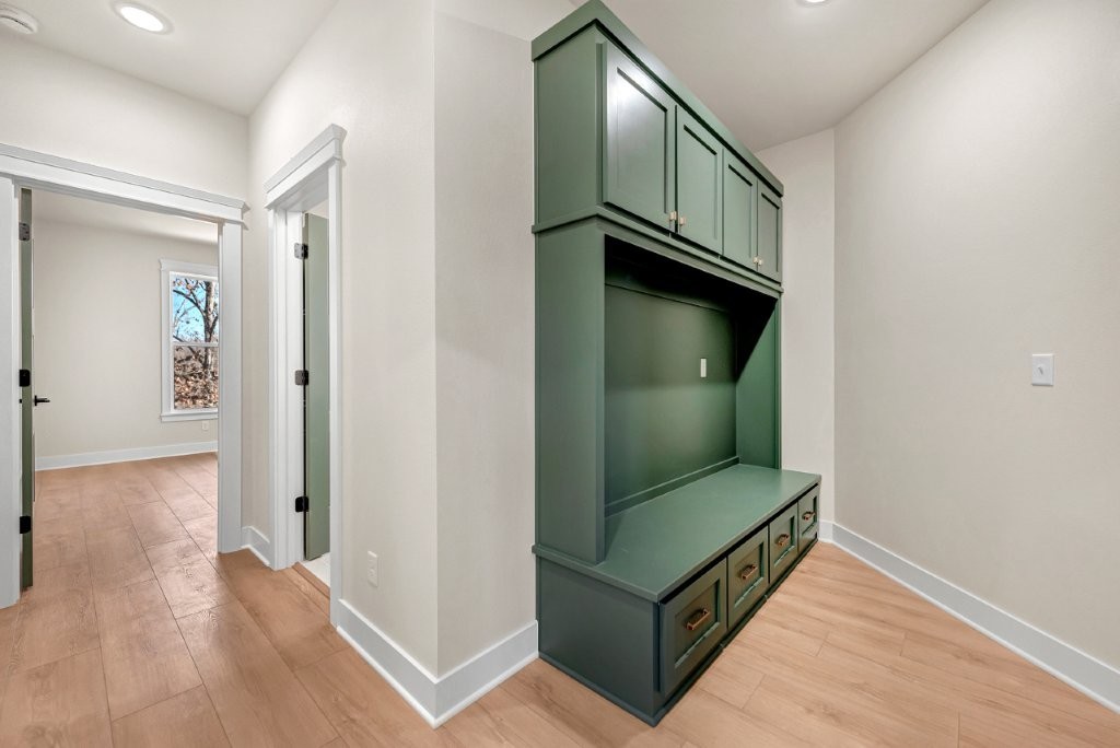 Thompson Estates Bvv - Residential