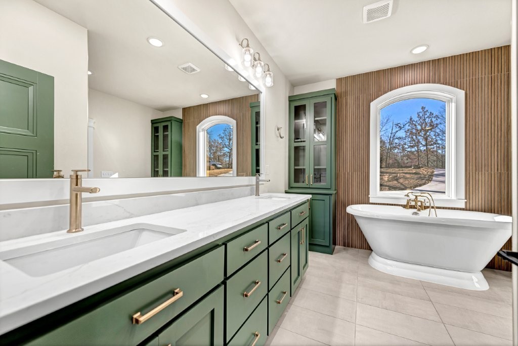 Thompson Estates Bvv - Residential