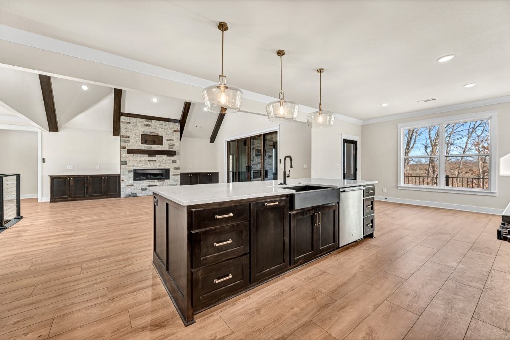 Thompson Estates Bvv - Residential