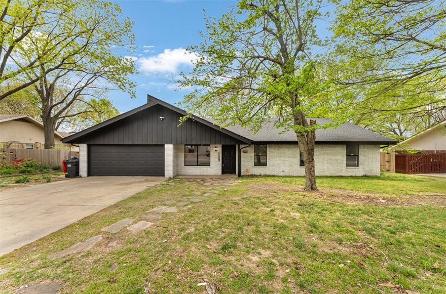 This beautifully maintained 4-bedroom, 2-bathroom home that effortlessly blends comfort, space, and convenience. Perfect for growing families, remote professionals, or anyone seeking room to spread out.
Step inside to find four spacious bedrooms—each with generous square footage—ideal for relaxation, working from home, or hosting overnight guests. The layout is both functional and flexible, featuring a converted second living room that now serves as a fifth bedroom or flex room, offering even more versatility for your lifestyle. A new roof and gutters were installed in 2023, and the HVAC system was replaced in July 2021.Just minutes from TG Smith Elementary, making morning drop-offs a breeze.Easy access to I-49 for commuters.Close to JB Hunt, perfect for employees looking to cut down on their drive.Surrounded by popular restaurants, shopping centers, and essential hospitals for peace of mind.Whether you're entertaining friends or enjoying a quiet evening at home this home has everything you.