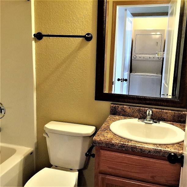 Shiloh House Ph I - Residential Lease