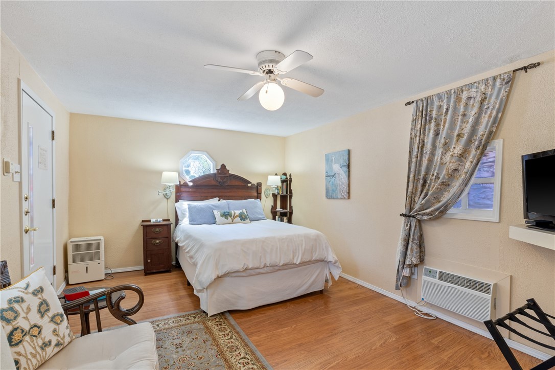 16-20-26 EUREKA SPRINGS OUTLOTS - Residential