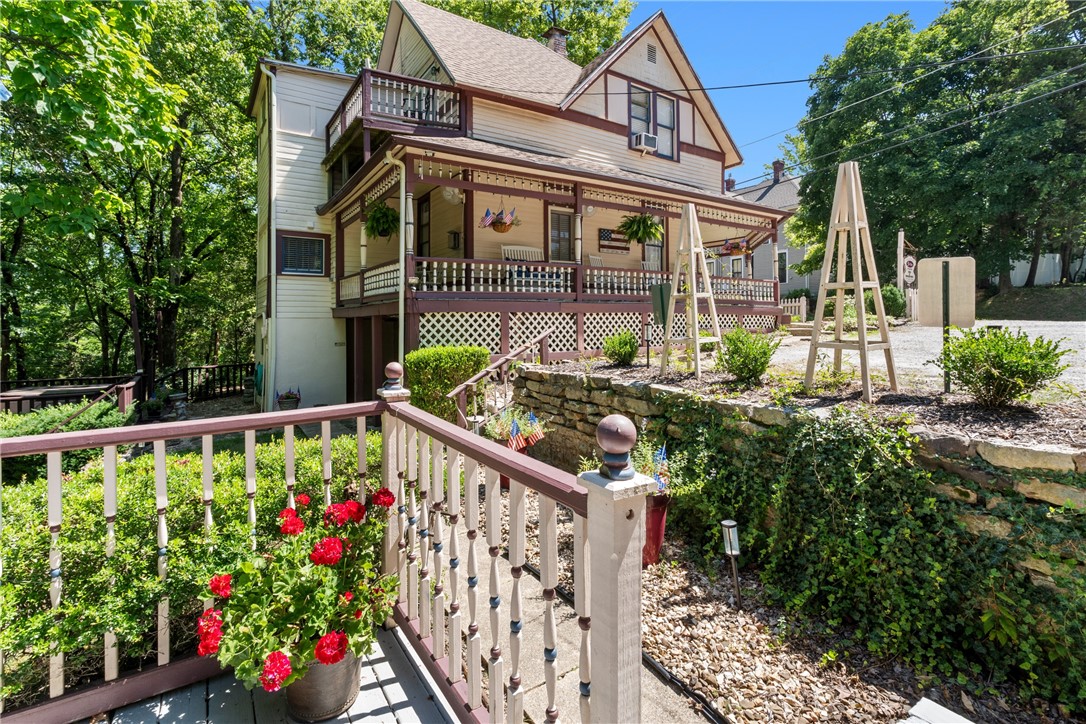 16-20-26 EUREKA SPRINGS OUTLOTS - Residential
