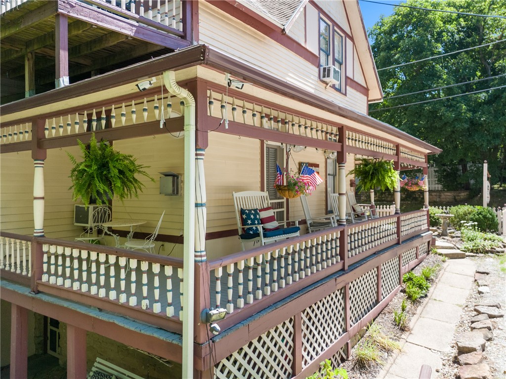 16-20-26 EUREKA SPRINGS OUTLOTS - Residential