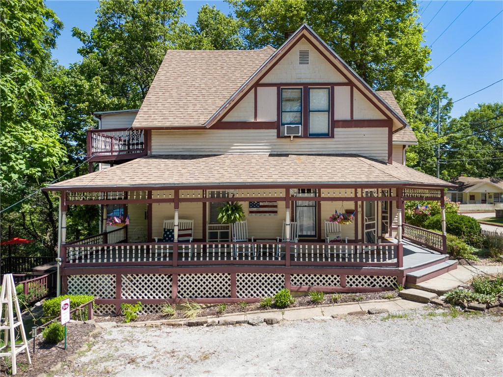 16-20-26 EUREKA SPRINGS OUTLOTS - Residential
