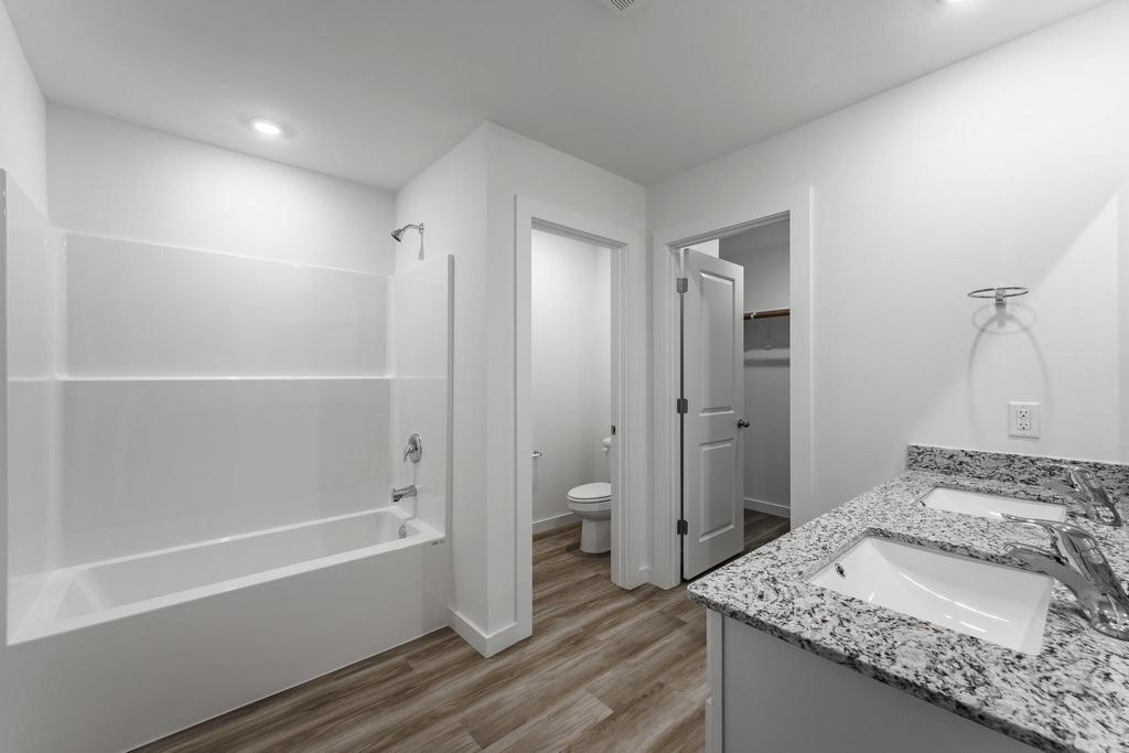 Applewood Estates - Residential Lease