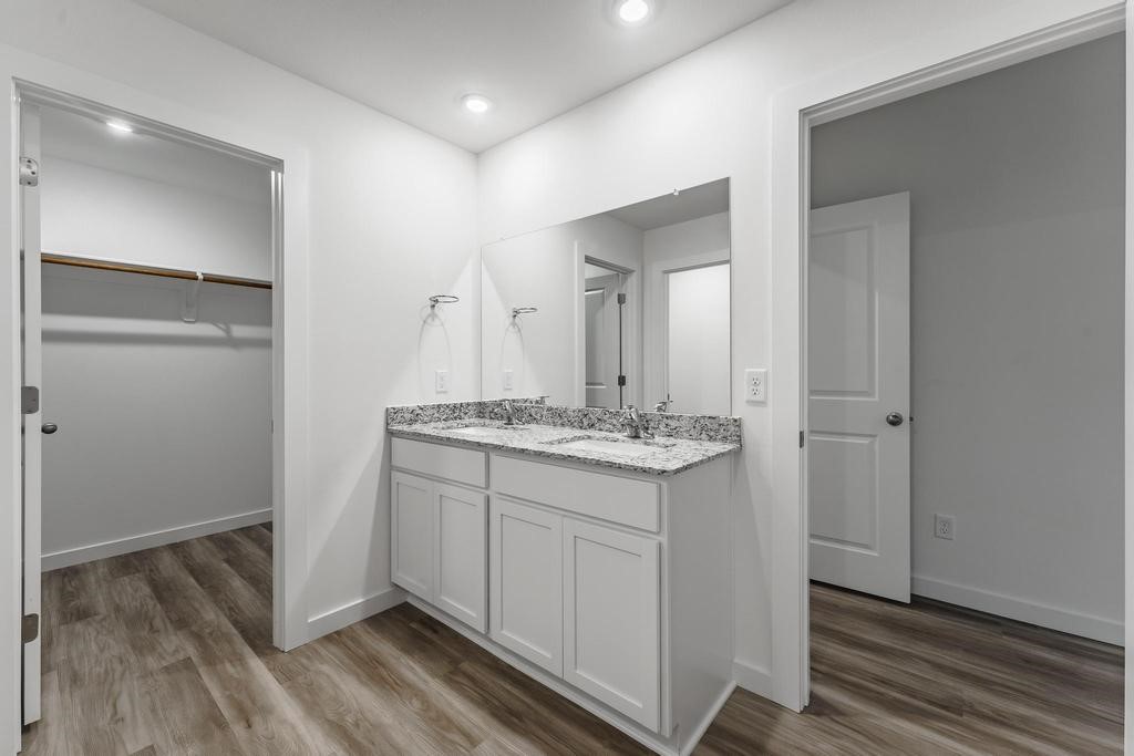 Applewood Estates - Residential Lease
