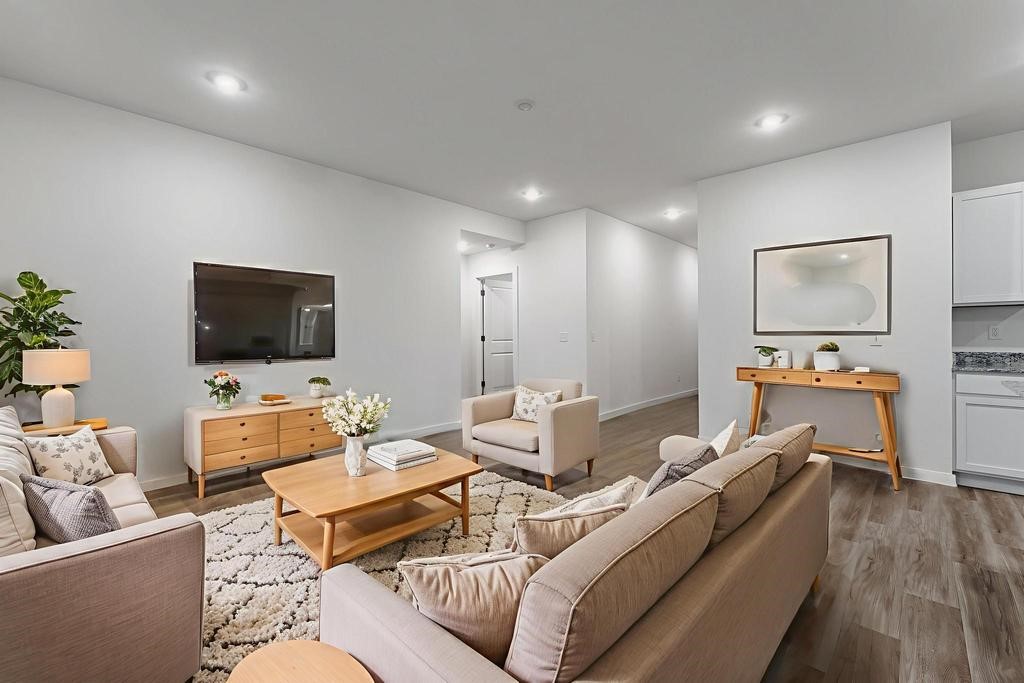 Applewood Estates - Residential Lease
