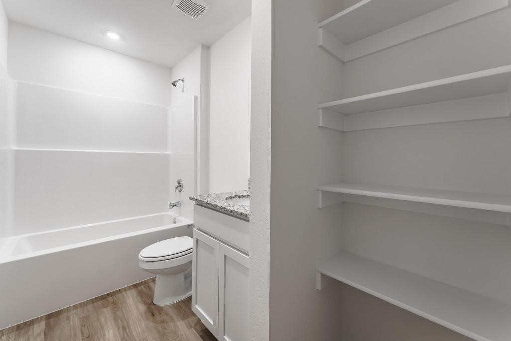 Applewood Estates - Residential Lease