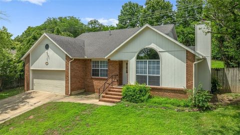 Photo of 2450 W Jane Cir Drive, Fayetteville, AR 72704 (MLS # 1349780)