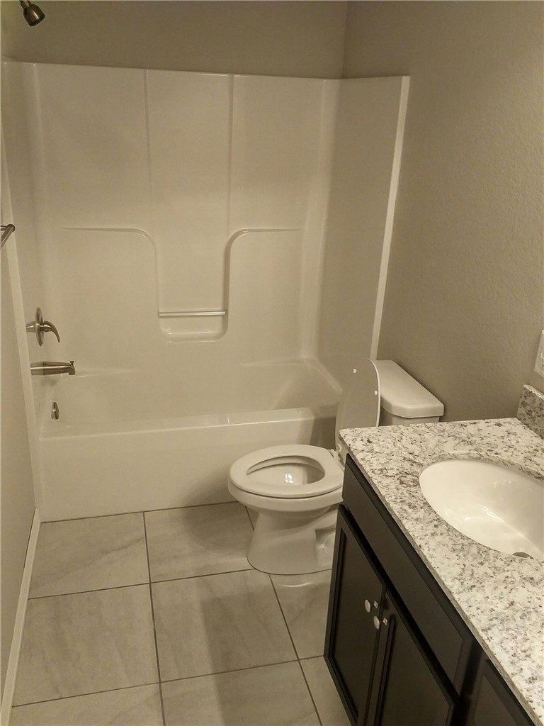 SHADOWBROOKE AT THE PEAKS HORIZ PROP REG - Residential Lease