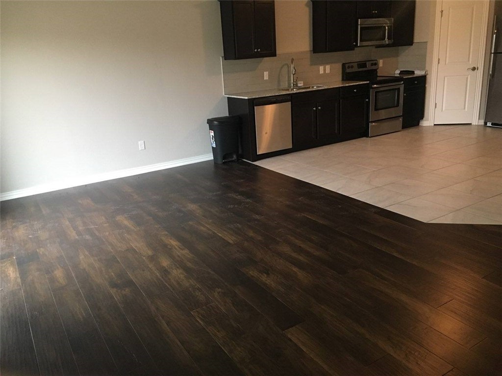 SHADOWBROOKE AT THE PEAKS HORIZ PROP REG - Residential Lease