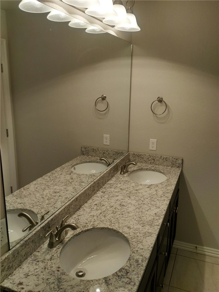 SHADOWBROOKE AT THE PEAKS HORIZ PROP REG - Residential Lease