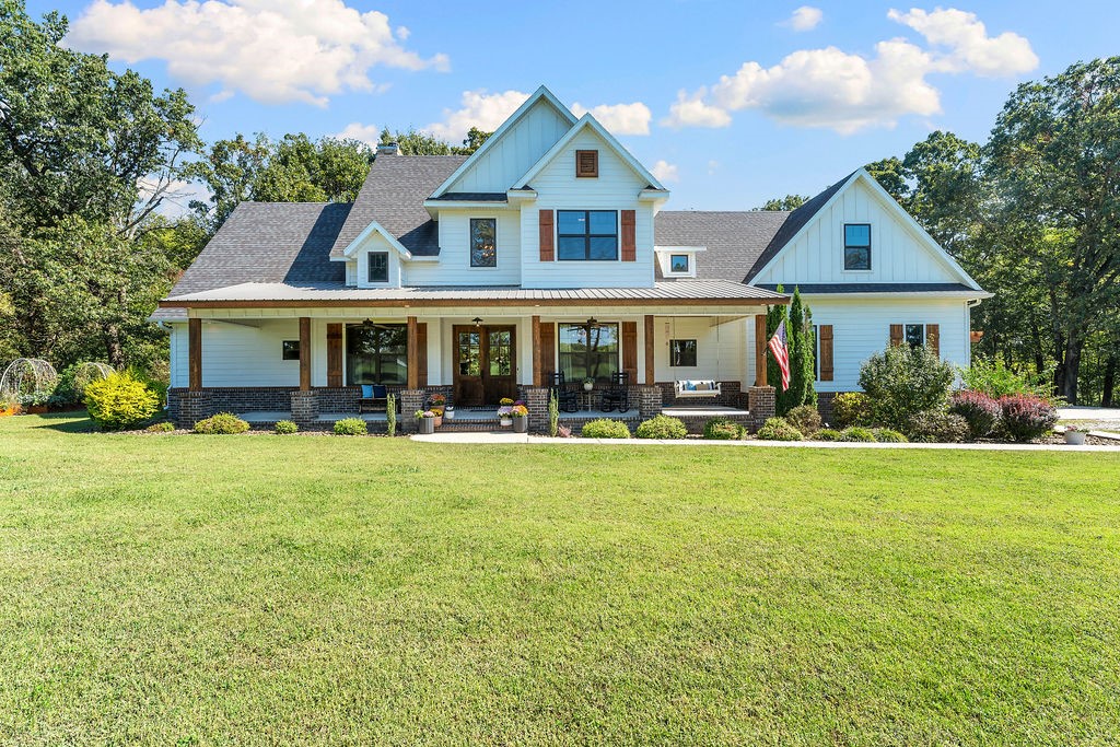 Welcome to 4205 Rainbow Farm Rd, a beautifully maintained property nestled just minutes from the heart of Bentonville. This charming home sits on a spacious lot offering the perfect blend of peaceful country living with the convenience of nearby city amenities. Featuring 4 bedrooms and 3 bathrooms, the interior boasts an open floor plan with abundant natural light, a modern kitchen with updated appliances, and a cozy living space perfect for entertaining or relaxing.
Step outside to enjoy the expansive backyard—ideal for gardening, outdoor gatherings, or simply enjoying the Arkansas sunset.
Located within the highly sought-after Bentonville School District and just a short drive to downtown, Coler Mountain Bike Preserve, and I-49, this home offers both tranquility and accessibility. Whether you're looking for your forever home or a peaceful retreat, 4205 Rainbow Farm Rd is a must-see!