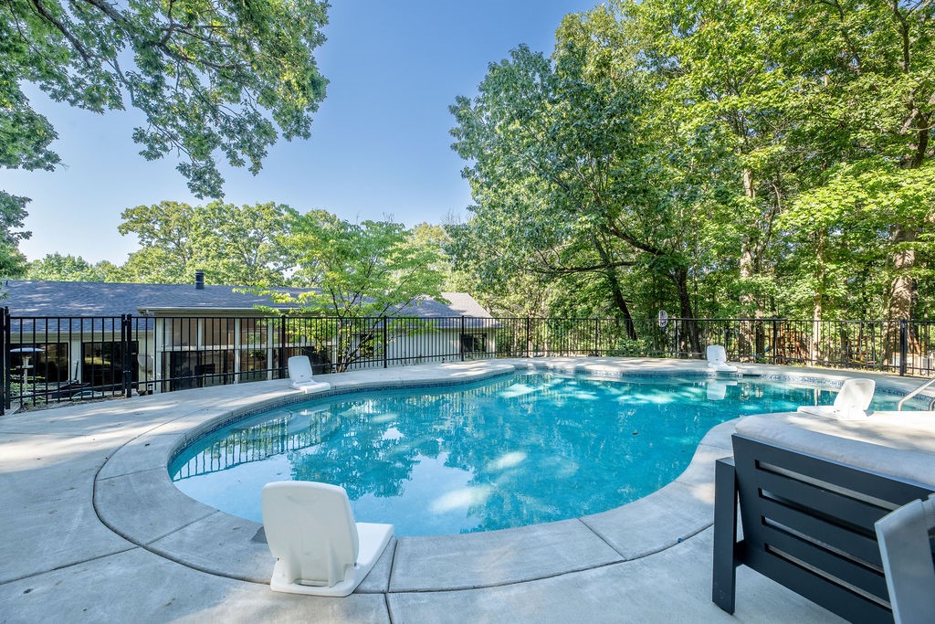 12-16-30 FAYETTEVILLE OUTLOTS - Residential