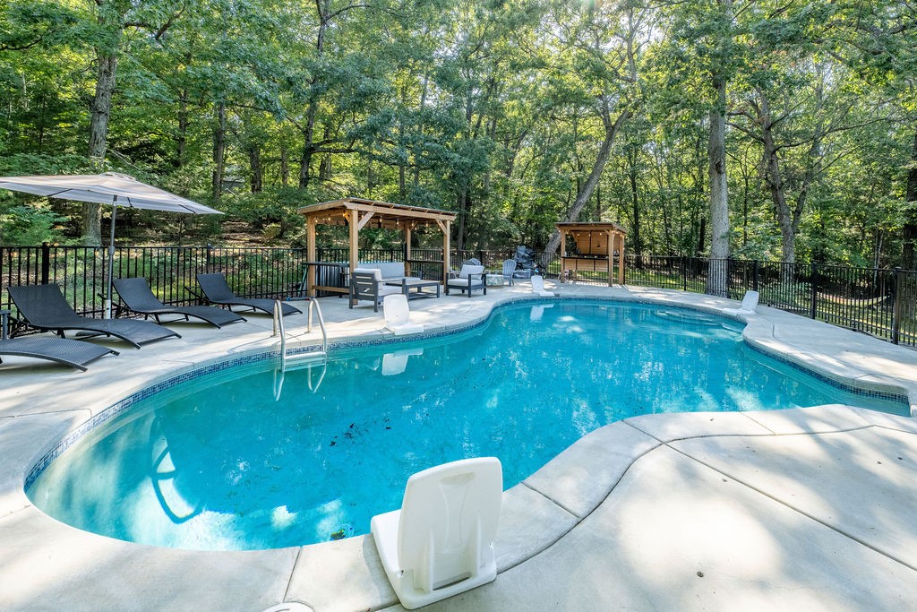 12-16-30 FAYETTEVILLE OUTLOTS - Residential