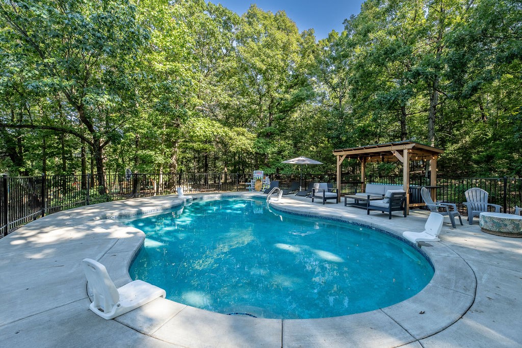 12-16-30 FAYETTEVILLE OUTLOTS - Residential