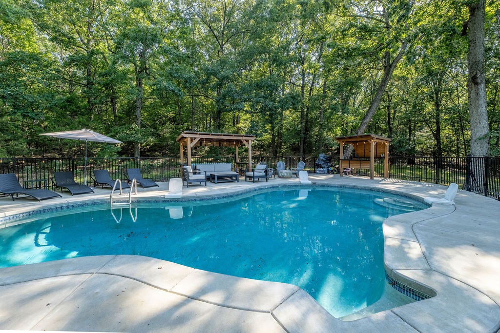 12-16-30 FAYETTEVILLE OUTLOTS - Residential