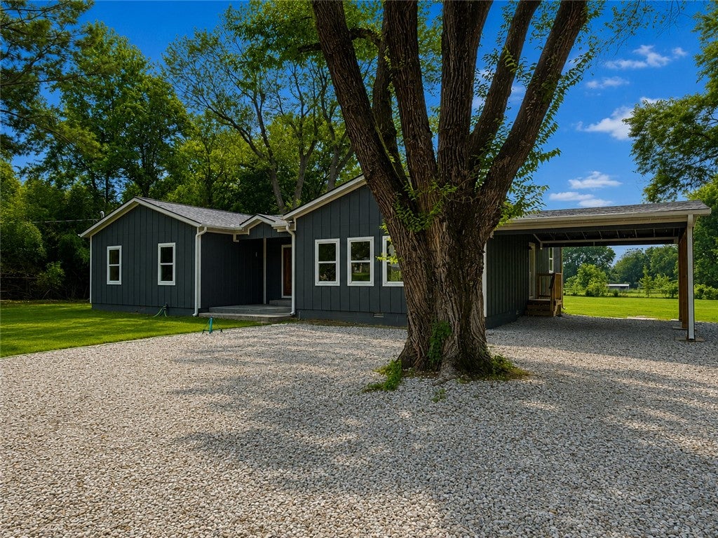 1523 S Roberts Road